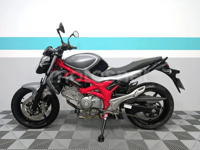 Suzuki Gladius 650 - Vista 5