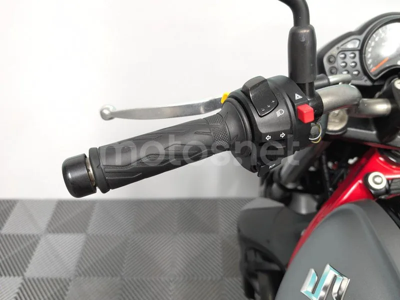 Suzuki Gladius 650 - Vista 10