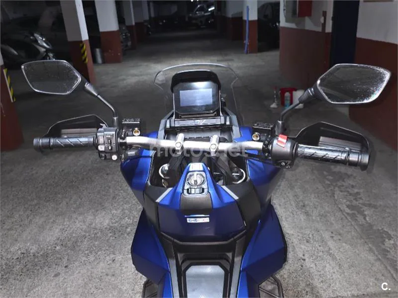 Honda ADV350 - Vista 4