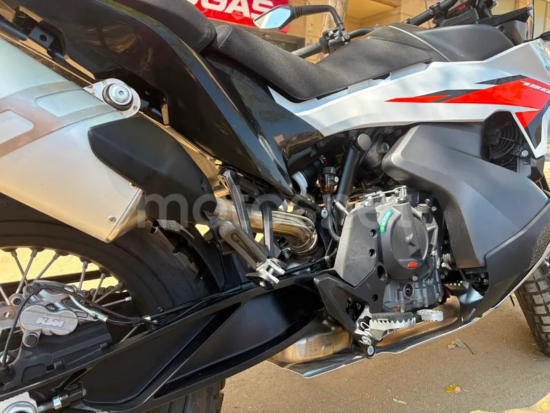KTM 790 Adventure - Vista 6