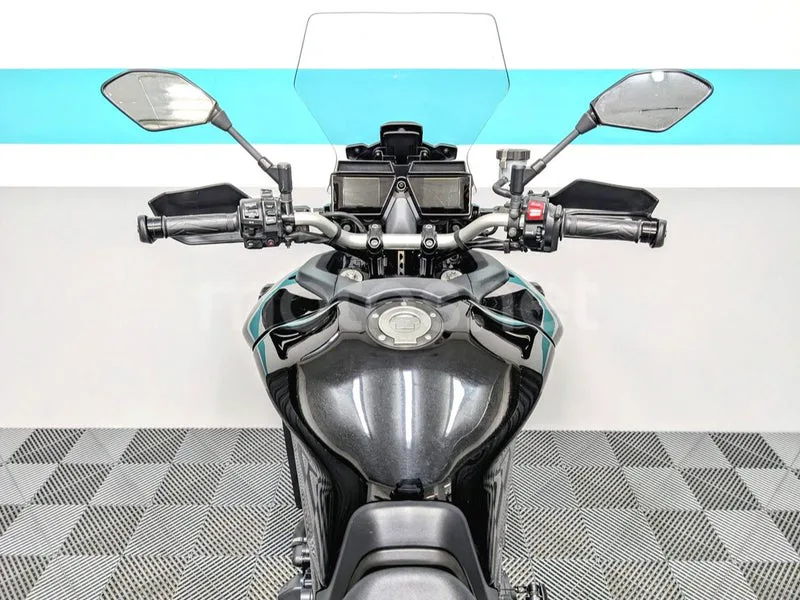 Yamaha Tracer 9 - Vista 8