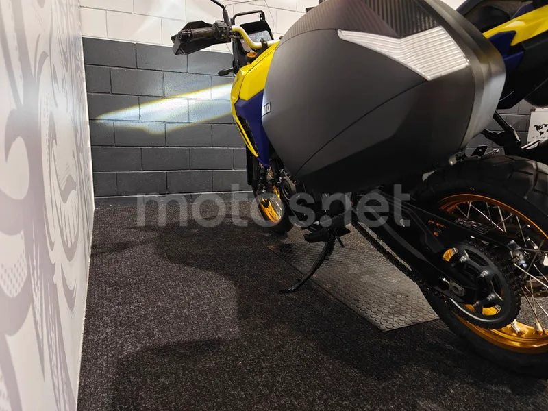 Suzuki V-Strom 800 - Vista 5