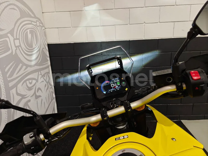 Suzuki V-Strom 800 - Vista 7