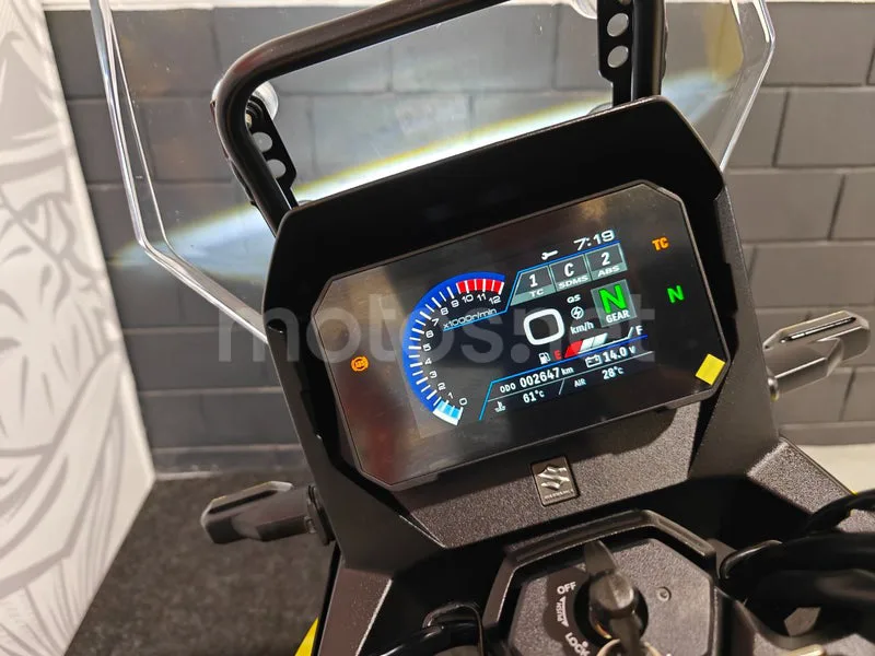 Suzuki V-Strom 800 - Vista 8