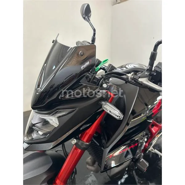 Honda CB750 Hornet - Vista 5