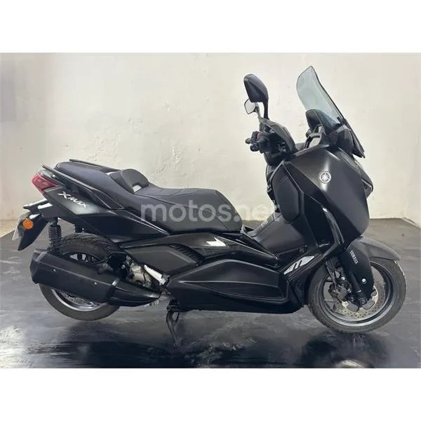 Yamaha XMAX 300 - Vista 3