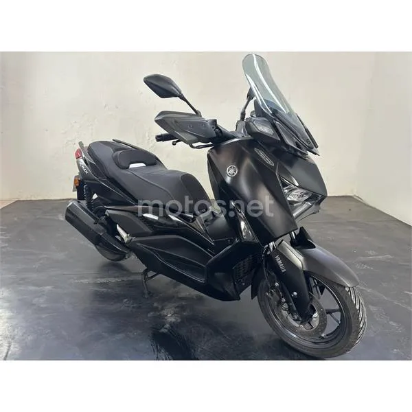 Yamaha XMAX 300 - Vista 4
