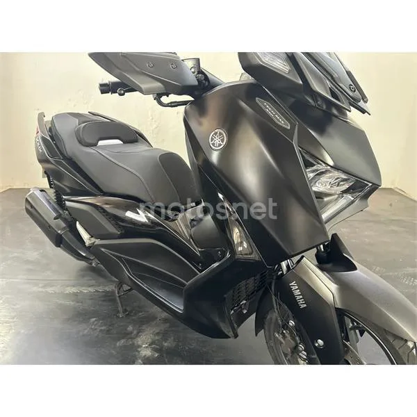 Yamaha XMAX 300 - Vista 5