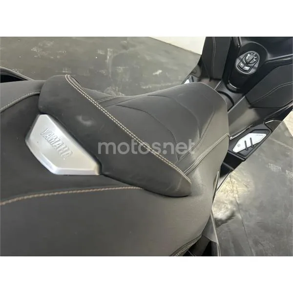 Yamaha XMAX 300 - Vista 6