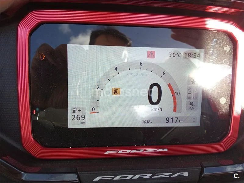 Honda Forza 350 - Vista 4