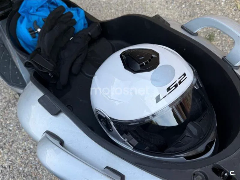 Yamaha XMAX 250 - Vista 12
