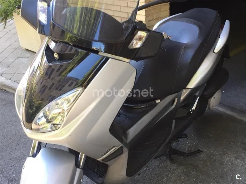 Yamaha XMAX 250 - Vista 4