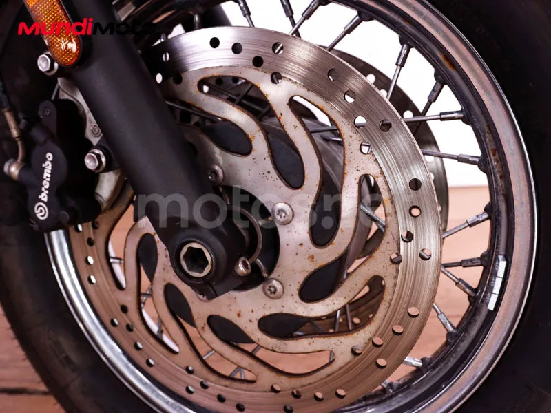 Triumph Bonneville Speedmaster - Vista 13
