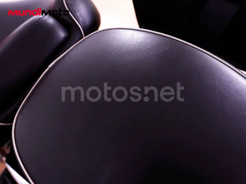 Triumph Bonneville Speedmaster - Vista 16