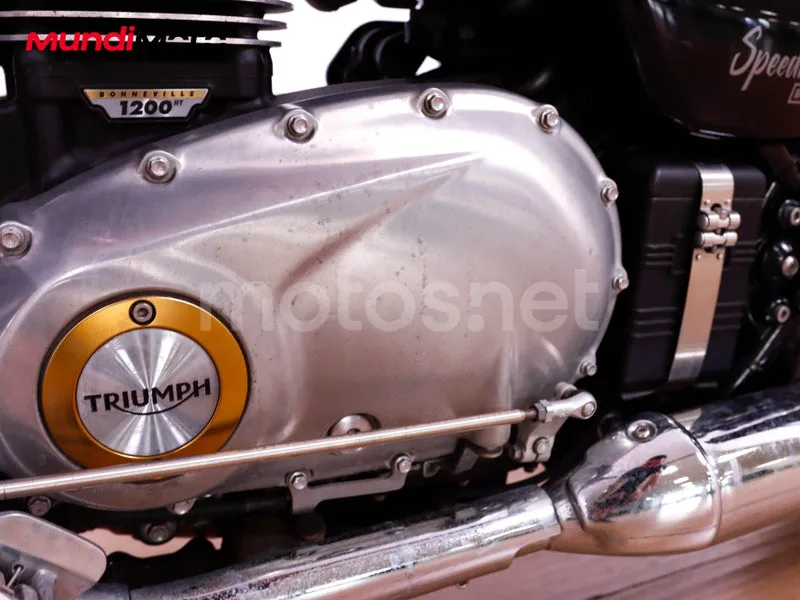 Triumph Bonneville Speedmaster - Vista 17