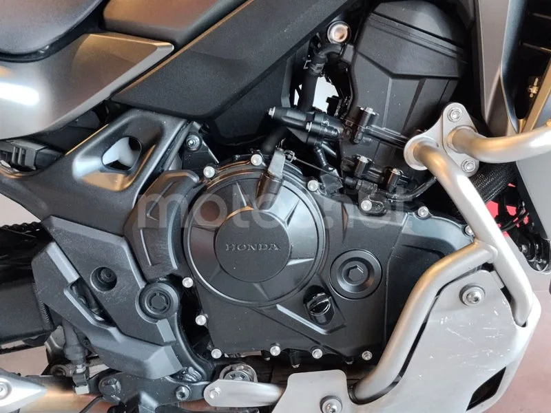Honda XL750 Transalp - Vista 11