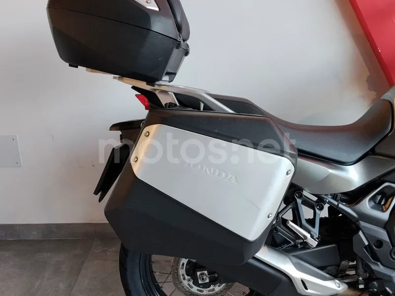 Honda XL750 Transalp - Vista 12
