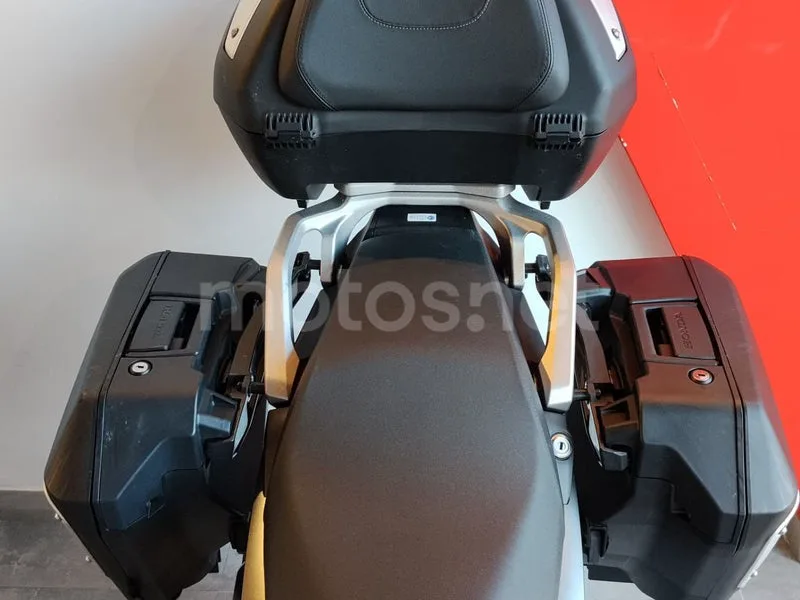 Honda XL750 Transalp - Vista 15