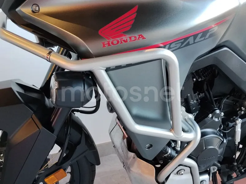 Honda XL750 Transalp - Vista 22