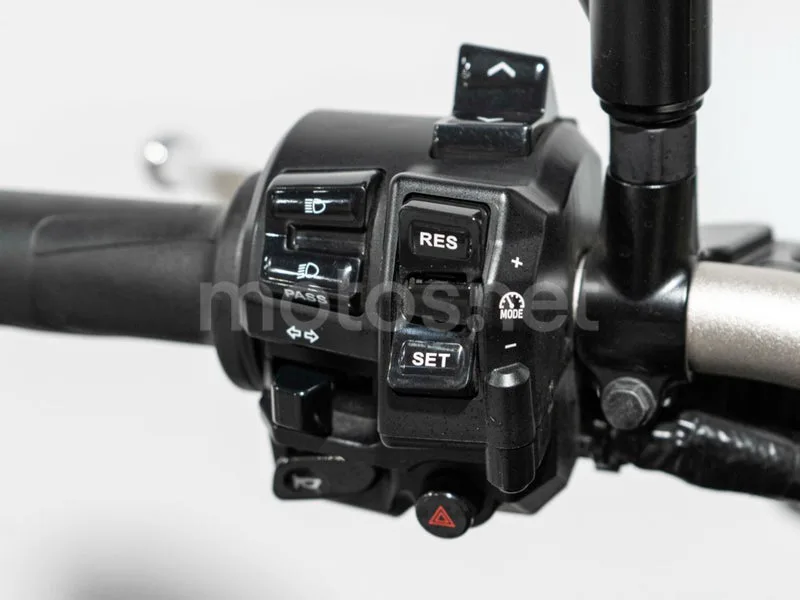 Yamaha MT-10 - Vista 12