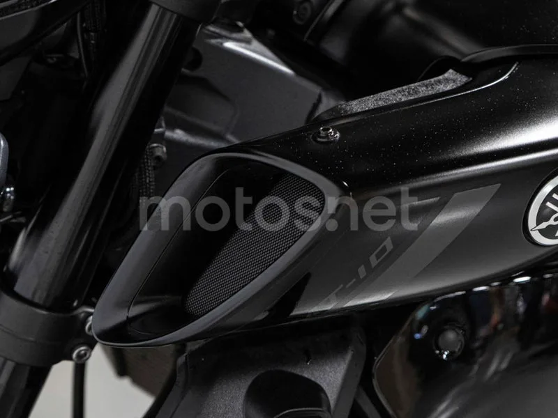 Yamaha MT-10 - Vista 14