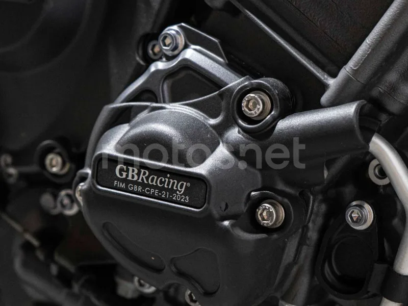 Yamaha MT-10 - Vista 16