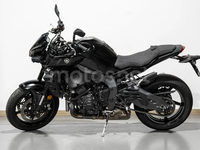 Yamaha MT-10 - Vista 3
