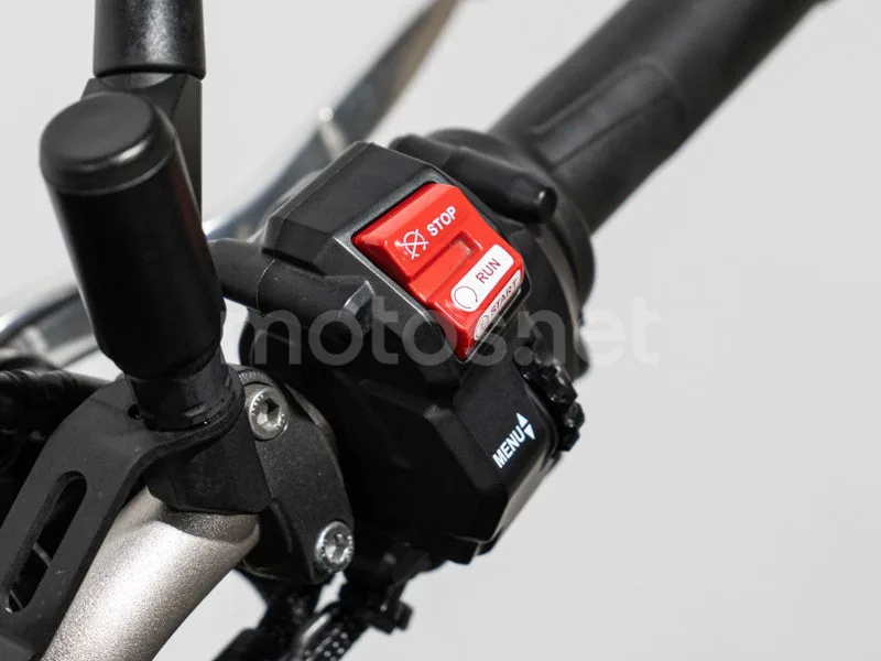 Yamaha MT-10 - Vista 8