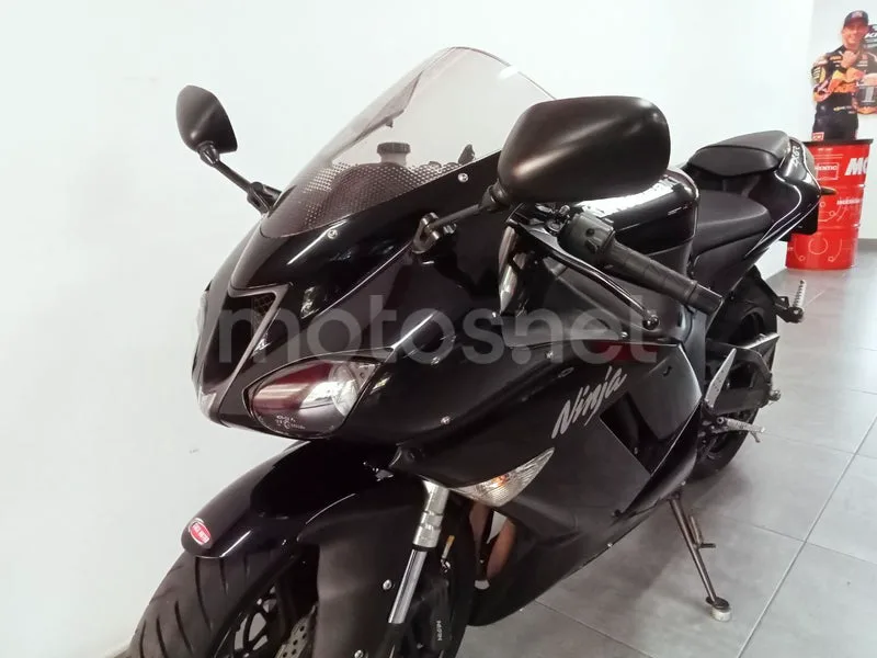 Kawasaki Ninja ZX-6R - Vista 3