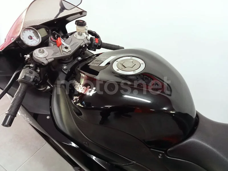 Kawasaki Ninja ZX-6R - Vista 4