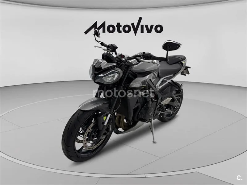 Triumph Street Triple 765 8200 € 2023 Barcelona - 2