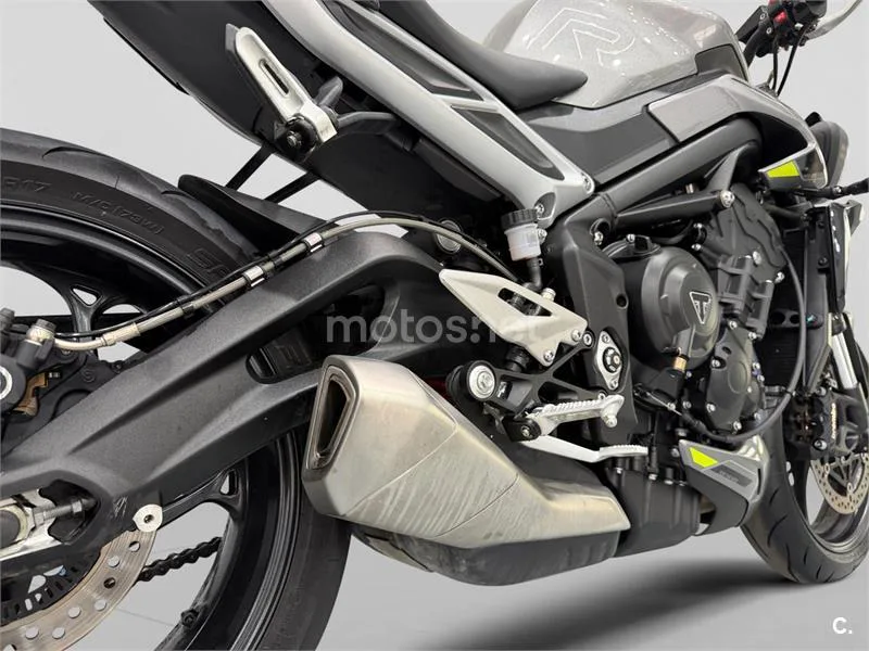 Triumph Street Triple 765 - Vista 16