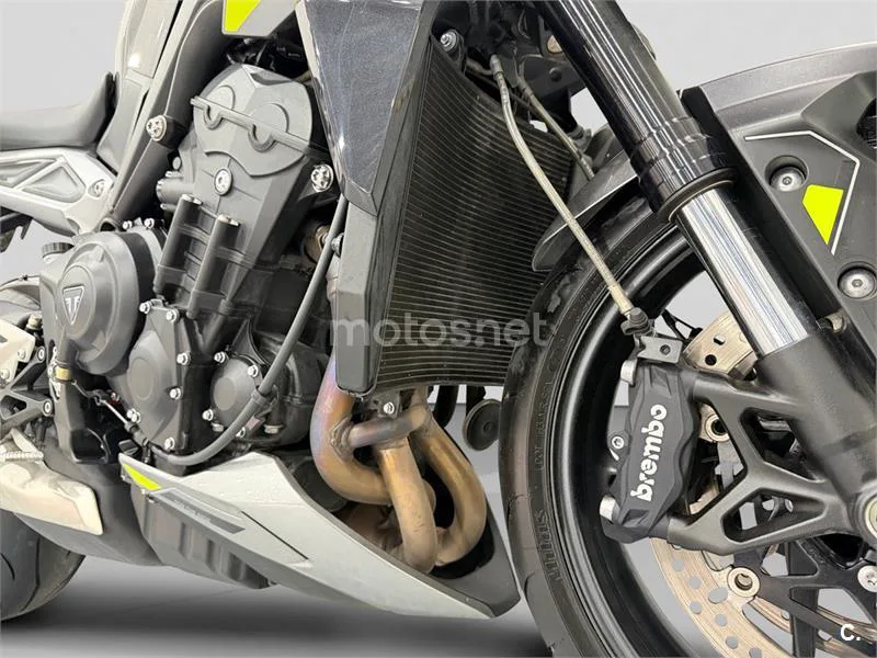 Triumph Street Triple 765 - Vista 17