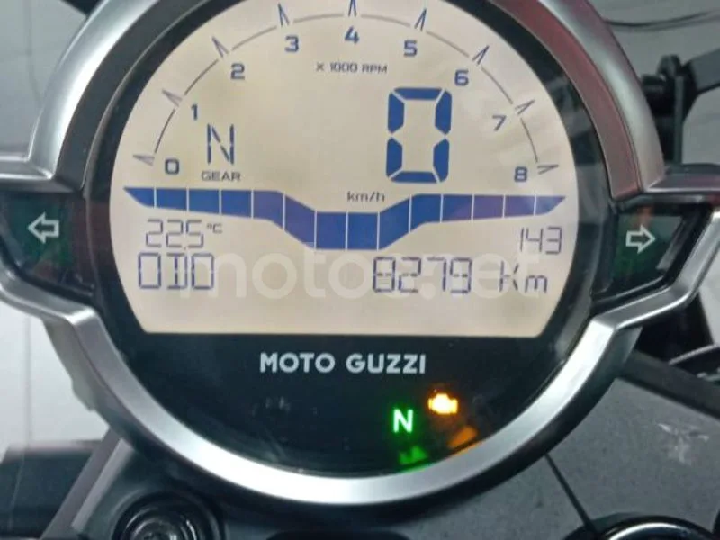 Moto Guzzi V7 - Vista 5