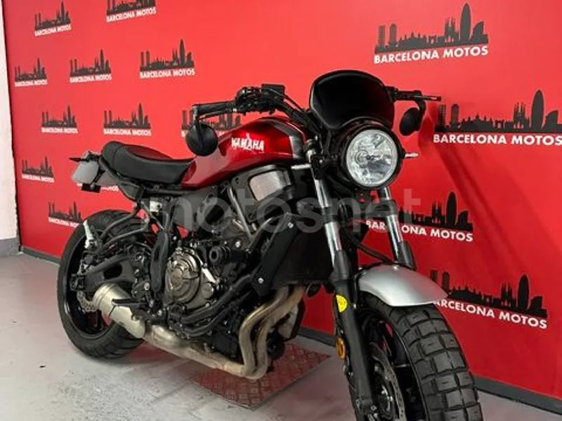 Yamaha XSR700 - Vista 3