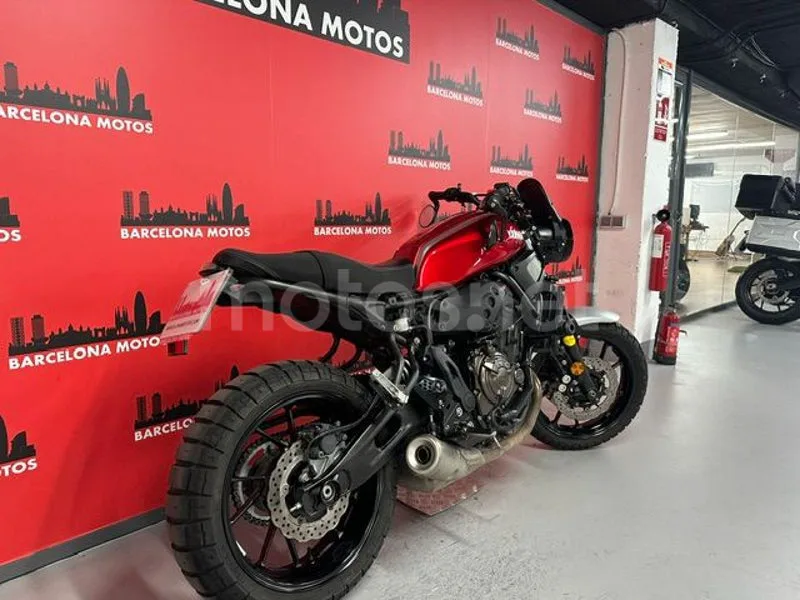 Yamaha XSR700 - Vista 5
