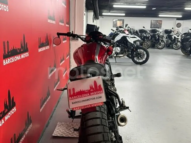 Yamaha XSR700 - Vista 6