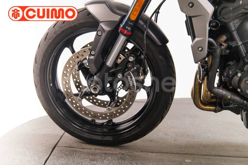 Triumph Trident 660 - Vista 40