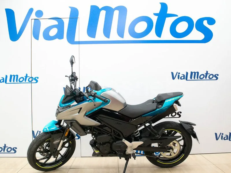 CFMOTO 125 NK - Vista 3