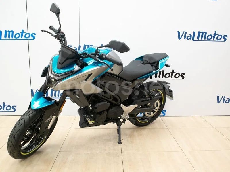 CFMOTO 125 NK - Vista 5