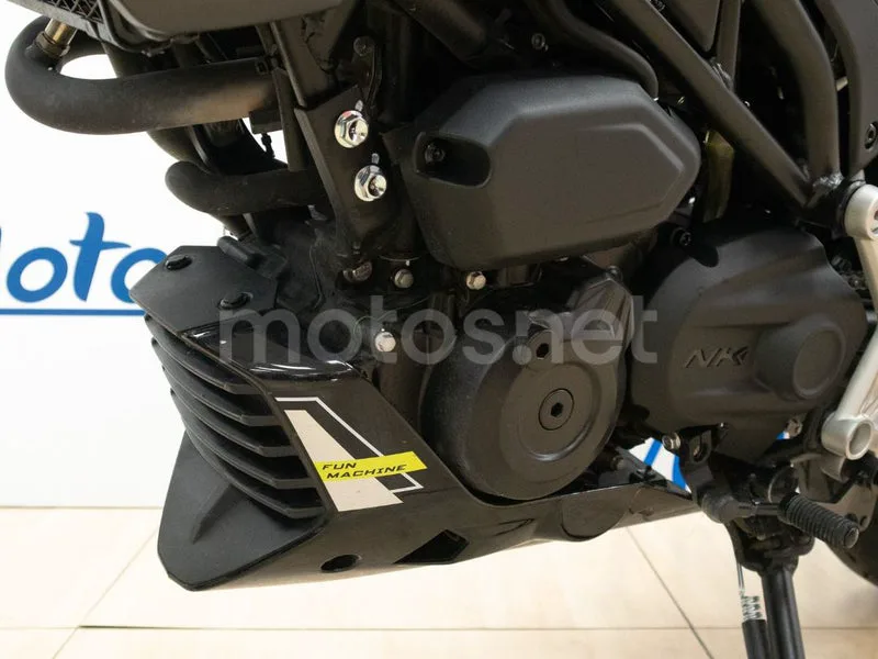 CFMOTO 125 NK - Vista 9