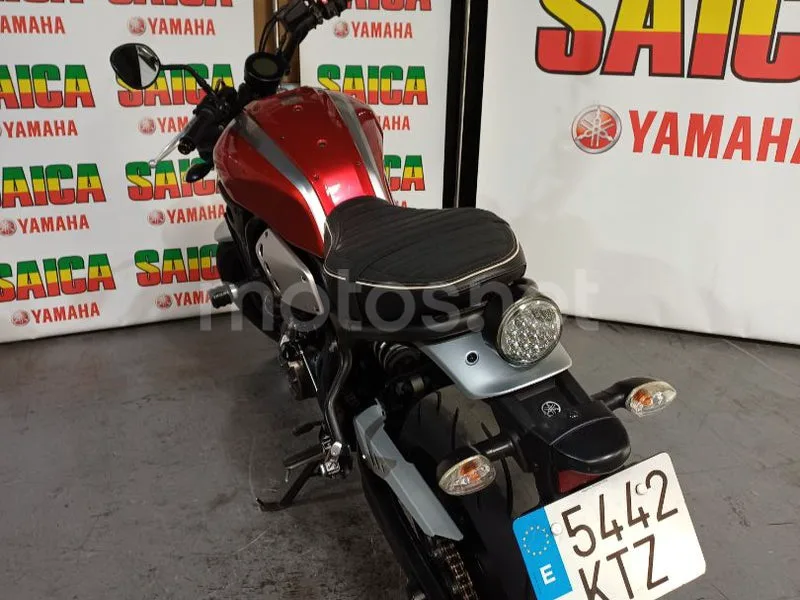 Yamaha XSR700 - Vista 3