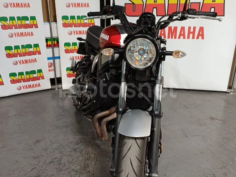 Yamaha XSR700 - Vista 4