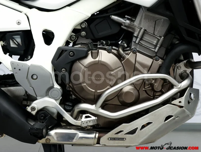 Honda CRF1000L Africa Twin - Vista 5