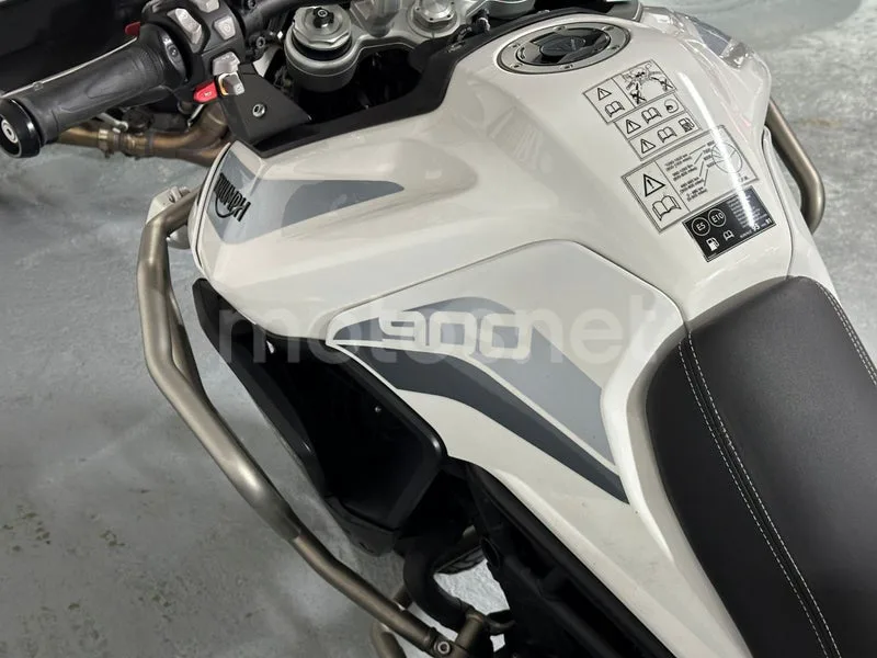 Triumph Tiger 900 - Vista 11