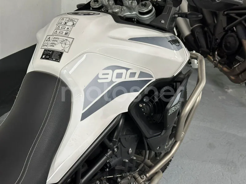 Triumph Tiger 900 - Vista 12