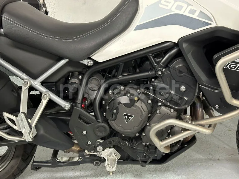 Triumph Tiger 900 - Vista 13