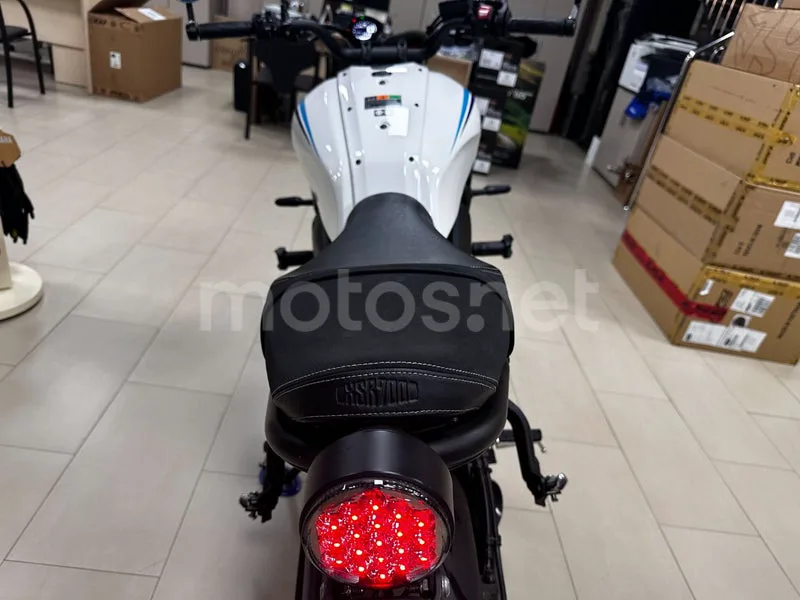 Yamaha XSR700 - Vista 4
