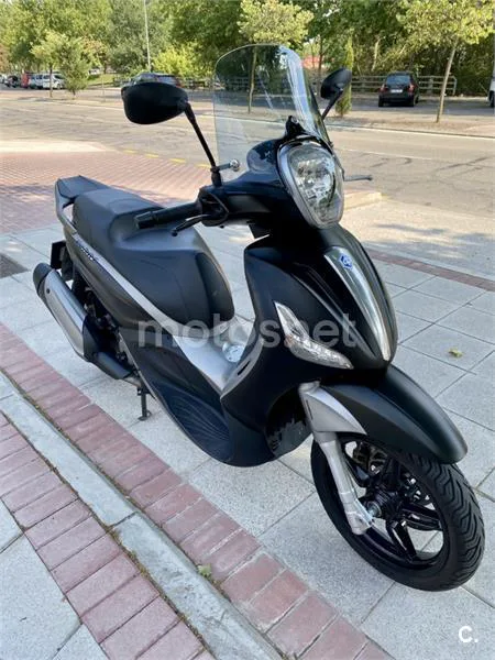 Piaggio Beverly Sport Touring 350 - Vista 3