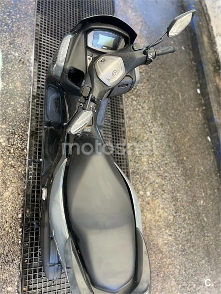Yamaha NMAX - Vista 5